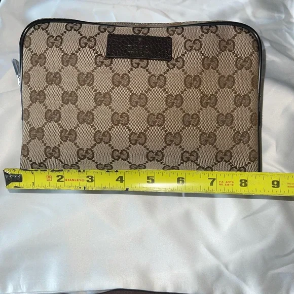 AUTHENTIC GUCCI - Picture 6 of 9